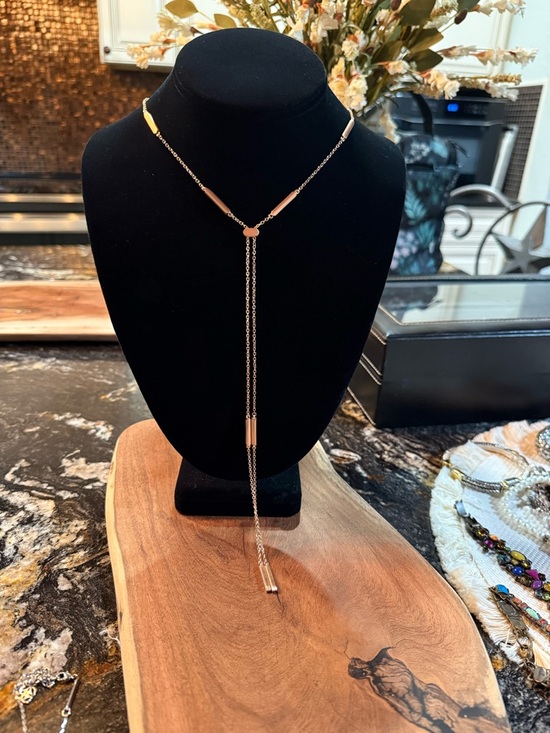 Kendra Scott Jewelry - Kendra Scott Rose Gold Lariat Necklace